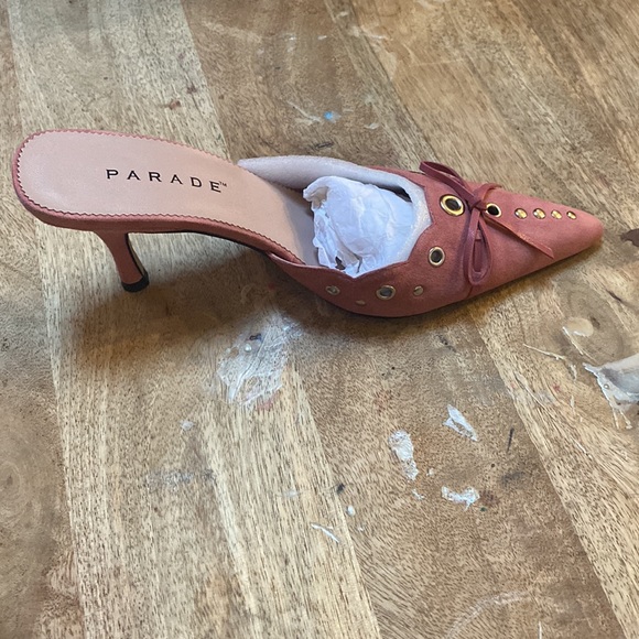 Like new new, only worn once size 7. Leather upper. - Picture 4 of 5